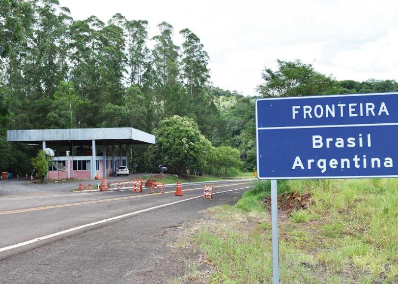 Brasil anuncia el cierre de pasos fronterizos terretres